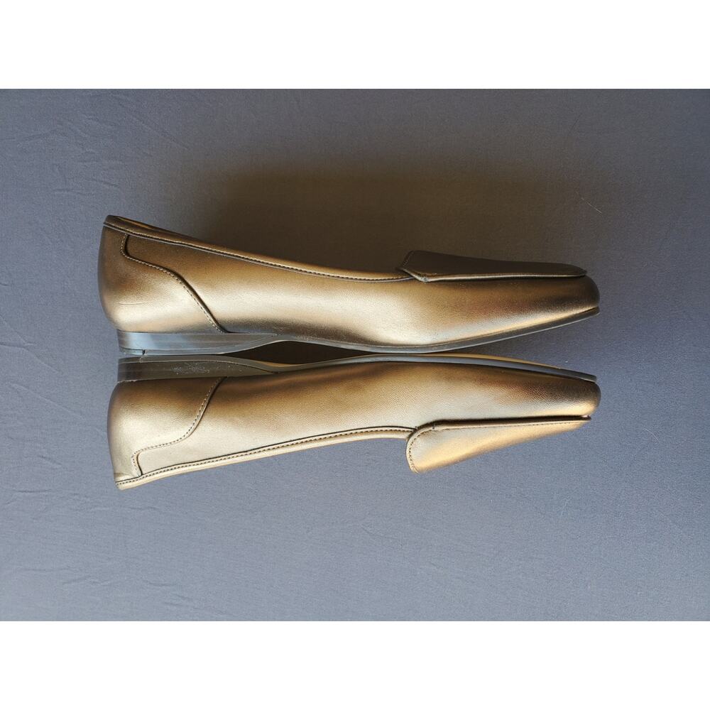 Gold Leather Bandolino Size 8.5 flats. NEW, deadstock, vintage. Comfort shoes.